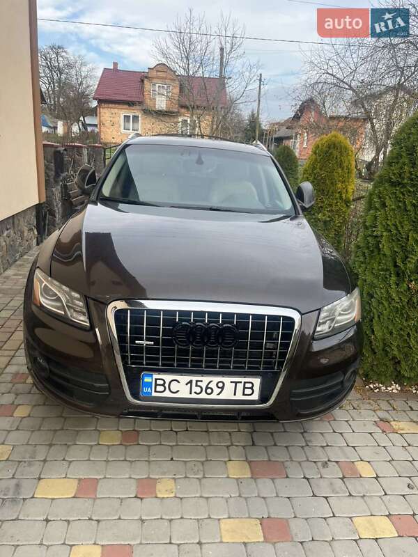 Позашляховик / Кросовер Audi Q5 2010 в Комарному