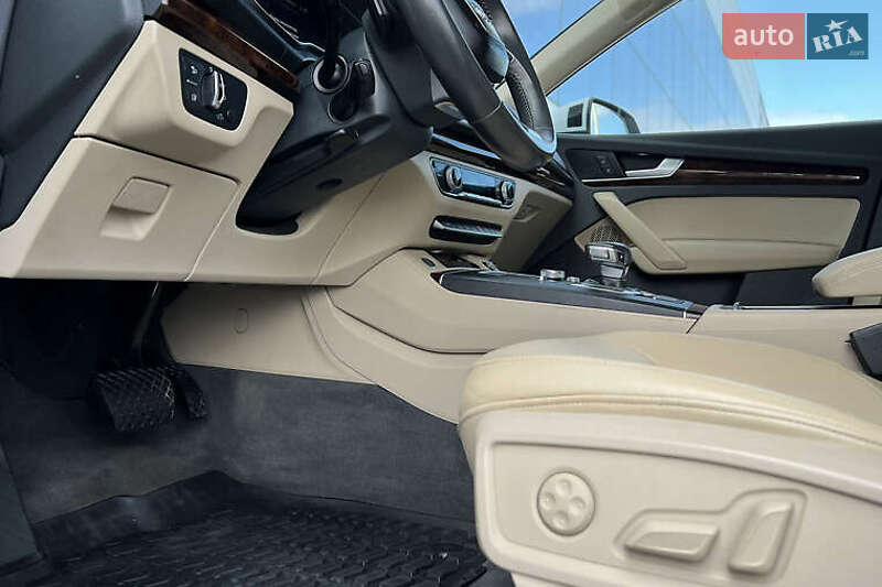 Позашляховик / Кросовер Audi Q5 2017 в Києві