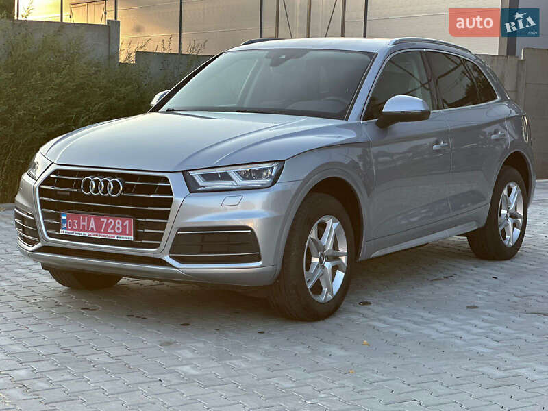 Позашляховик / Кросовер Audi Q5 2019 в Києві
