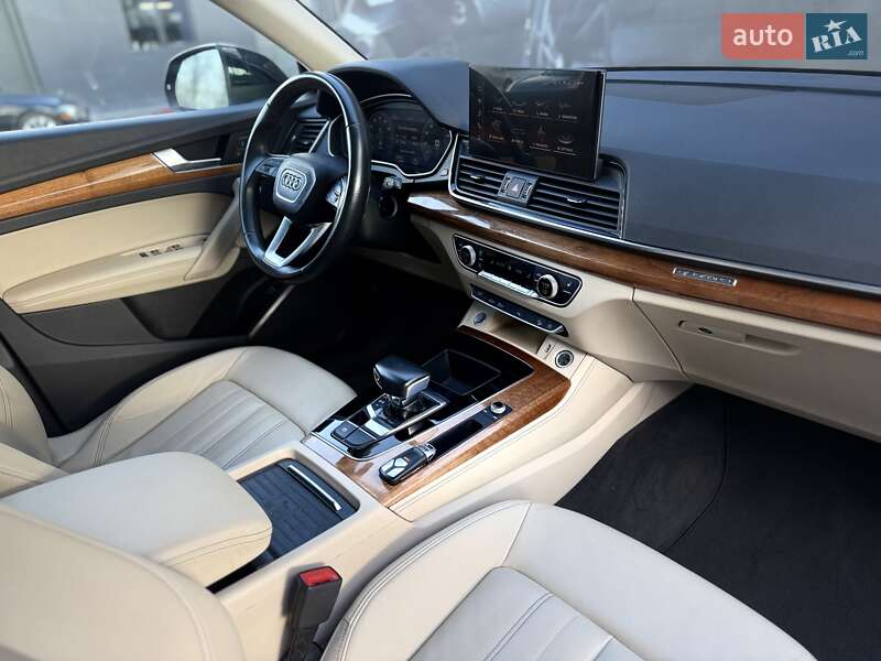 Позашляховик / Кросовер Audi Q5 2021 в Львові