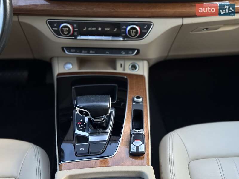 Позашляховик / Кросовер Audi Q5 2021 в Львові