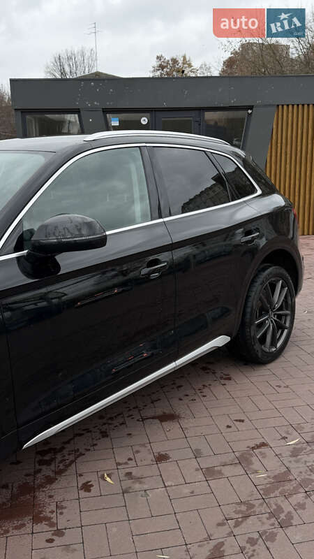 Позашляховик / Кросовер Audi Q5 2020 в Рівному