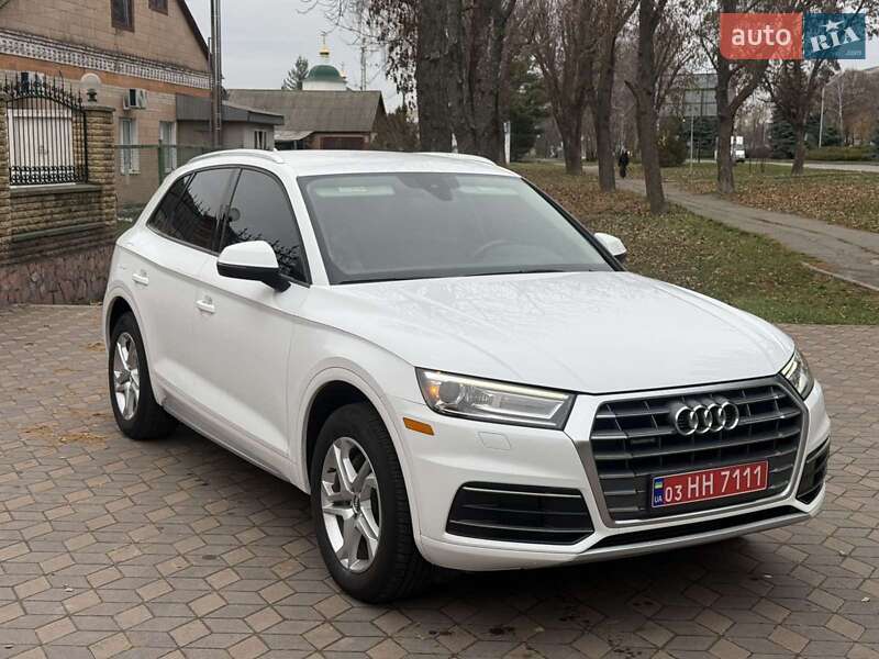 Позашляховик / Кросовер Audi Q5 2018 в Лубнах