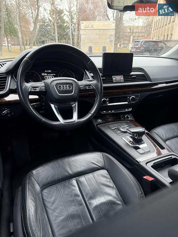 Позашляховик / Кросовер Audi Q5 2018 в Лубнах