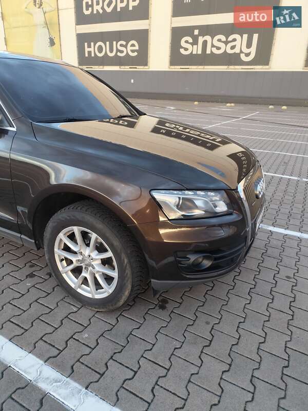 Позашляховик / Кросовер Audi Q5 2011 в Києві