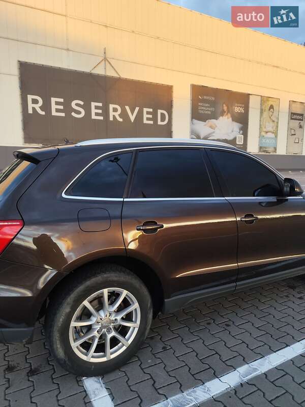 Позашляховик / Кросовер Audi Q5 2011 в Києві