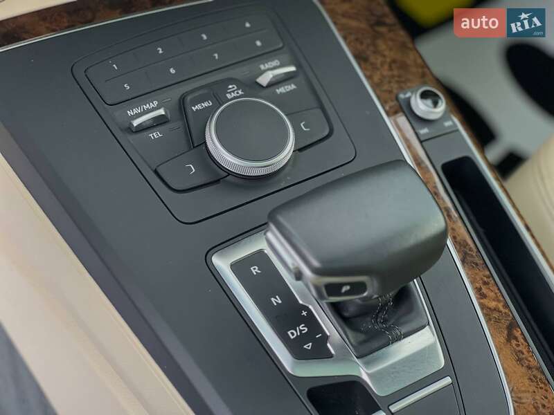 Позашляховик / Кросовер Audi Q5 2017 в Івано-Франківську