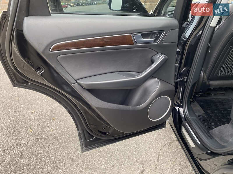 Позашляховик / Кросовер Audi Q5 2016 в Києві