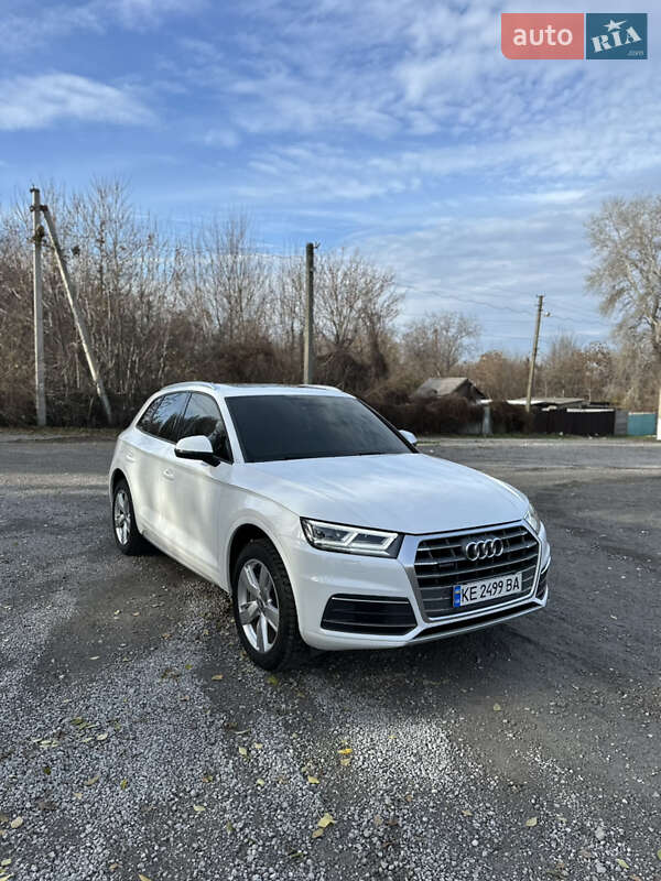 Внедорожник / Кроссовер Audi Q5 2017 в Каменском