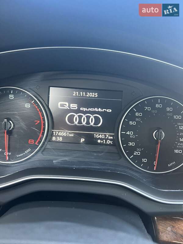 Внедорожник / Кроссовер Audi Q5 2017 в Нововолынске