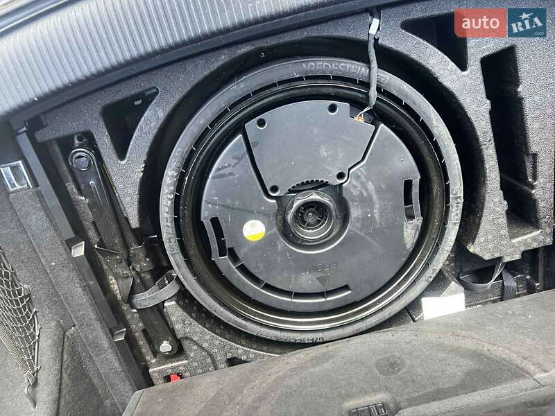 Внедорожник / Кроссовер Audi Q5 2017 в Нововолынске