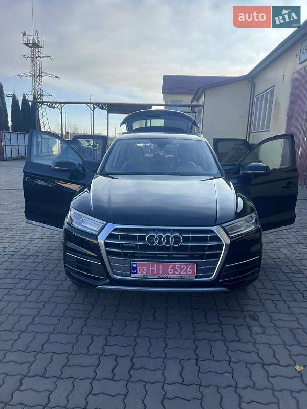 Внедорожник / Кроссовер Audi Q5 2017 в Нововолынске