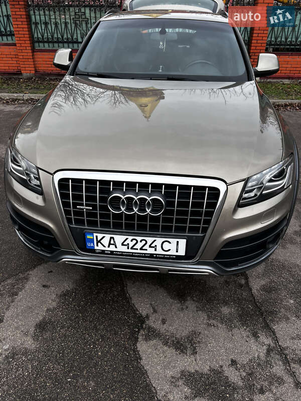 Позашляховик / Кросовер Audi Q5 2011 в Києві