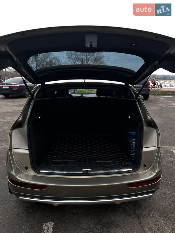 Позашляховик / Кросовер Audi Q5 2011 в Києві