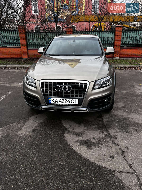 Позашляховик / Кросовер Audi Q5 2011 в Києві