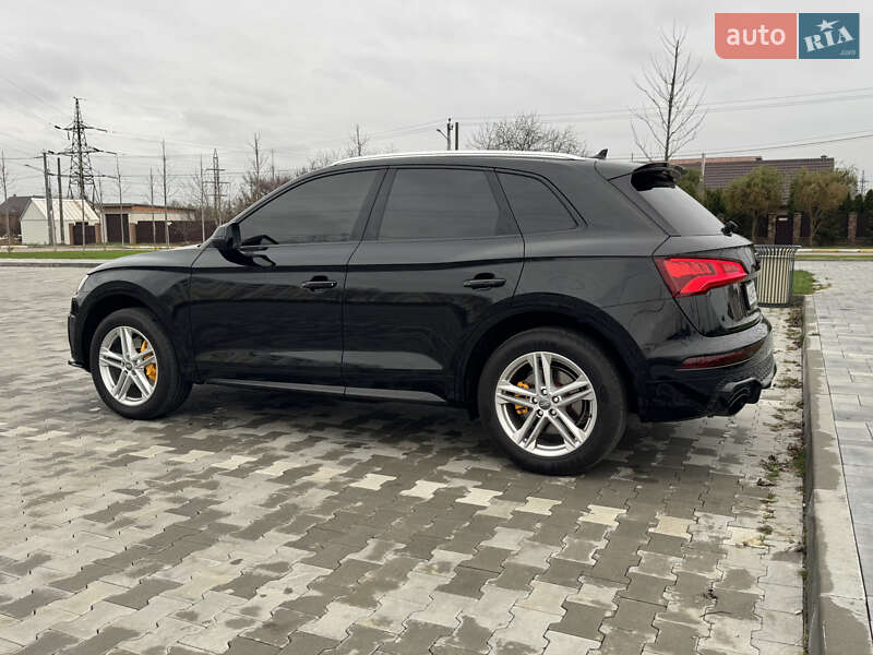 Позашляховик / Кросовер Audi Q5 2019 в Києві