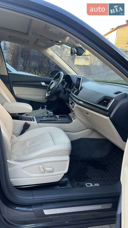 Позашляховик / Кросовер Audi Q5 2019 в Львові