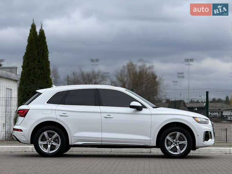 Внедорожник / Кроссовер Audi Q5 2021 в Киеве