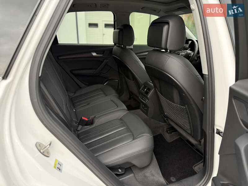 Внедорожник / Кроссовер Audi Q5 2021 в Киеве