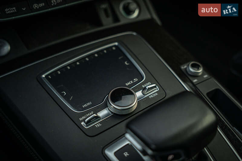 Внедорожник / Кроссовер Audi Q5 2018 в Черновцах