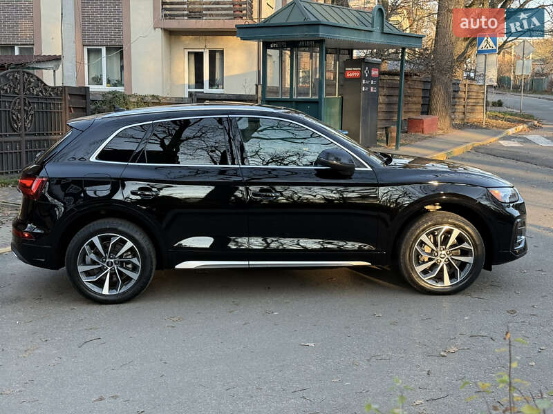 Позашляховик / Кросовер Audi Q5 2021 в Києві