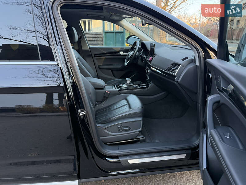 Позашляховик / Кросовер Audi Q5 2021 в Києві