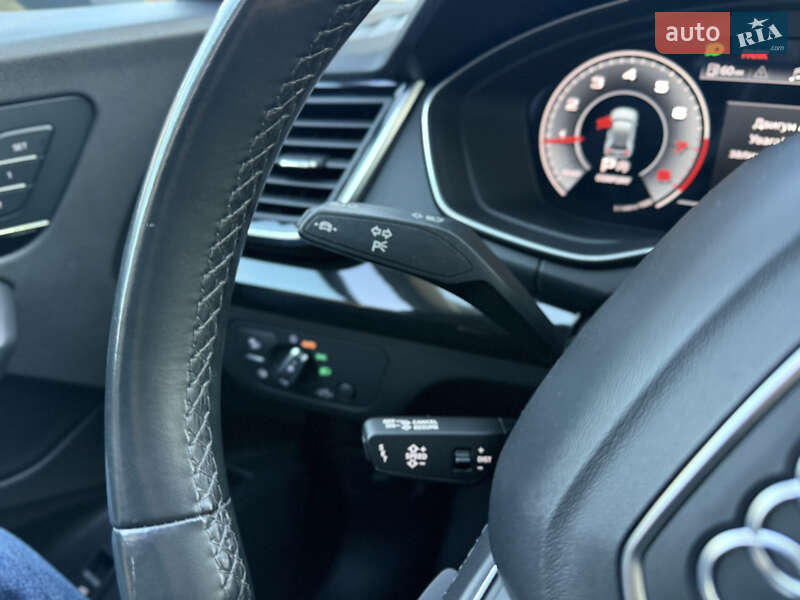 Позашляховик / Кросовер Audi Q5 2021 в Києві