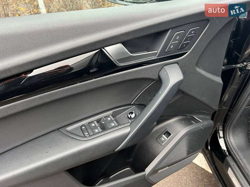 Позашляховик / Кросовер Audi Q5 2019 в Києві