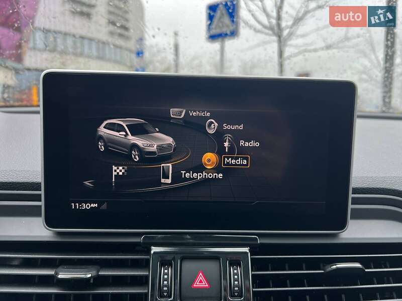 Позашляховик / Кросовер Audi Q5 2019 в Києві