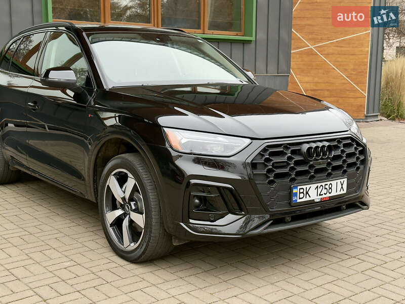 Позашляховик / Кросовер Audi Q5 2021 в Рівному