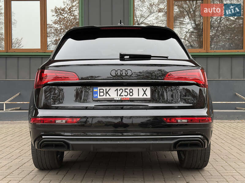 Позашляховик / Кросовер Audi Q5 2021 в Рівному