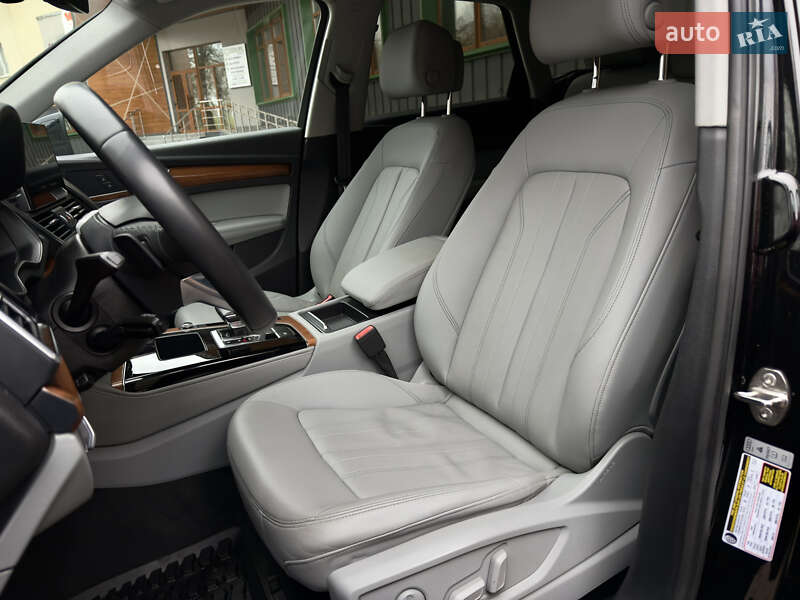 Позашляховик / Кросовер Audi Q5 2021 в Рівному