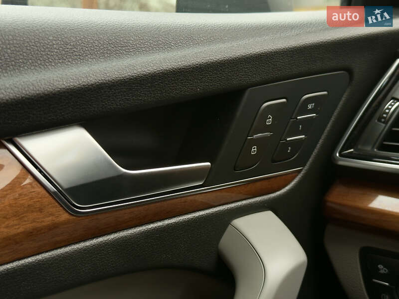 Позашляховик / Кросовер Audi Q5 2021 в Рівному