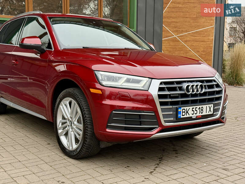 Внедорожник / Кроссовер Audi Q5 2018 в Ровно