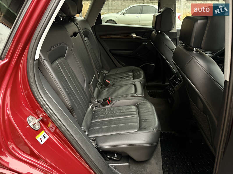 Внедорожник / Кроссовер Audi Q5 2018 в Ровно