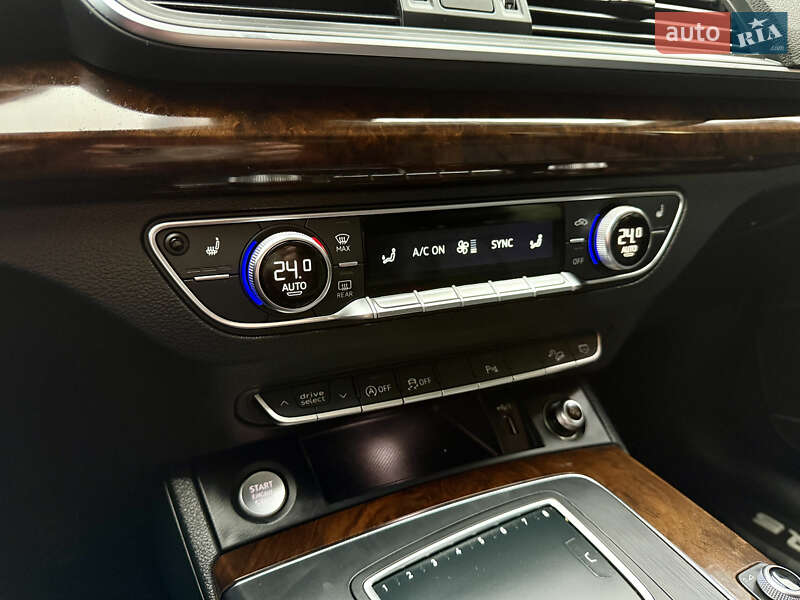 Внедорожник / Кроссовер Audi Q5 2018 в Ровно