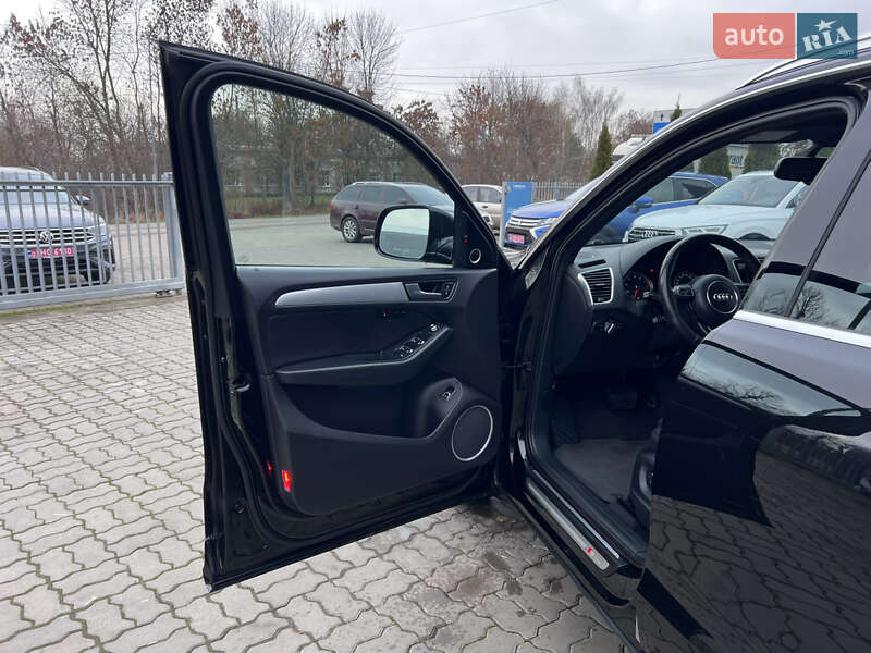 Внедорожник / Кроссовер Audi Q5 2017 в Нововолынске