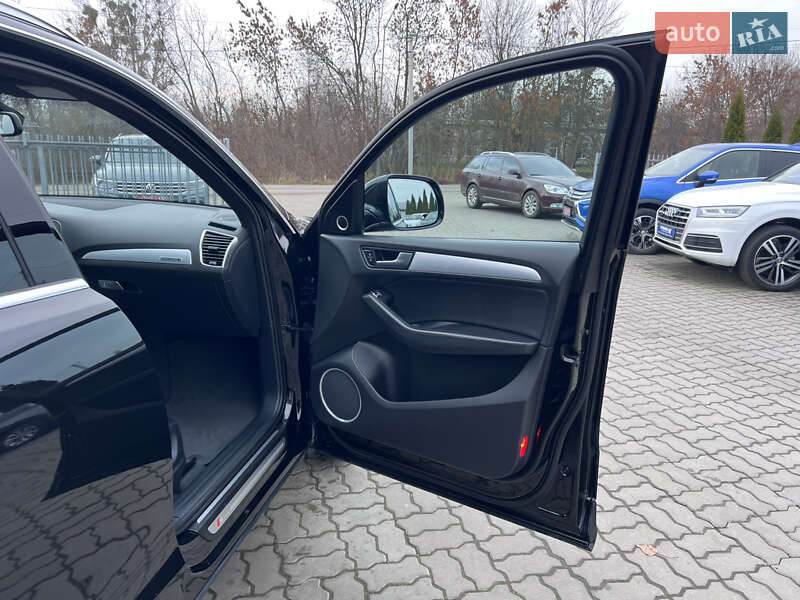 Внедорожник / Кроссовер Audi Q5 2017 в Нововолынске