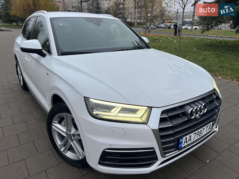 Позашляховик / Кросовер Audi Q5 2017 в Вінниці