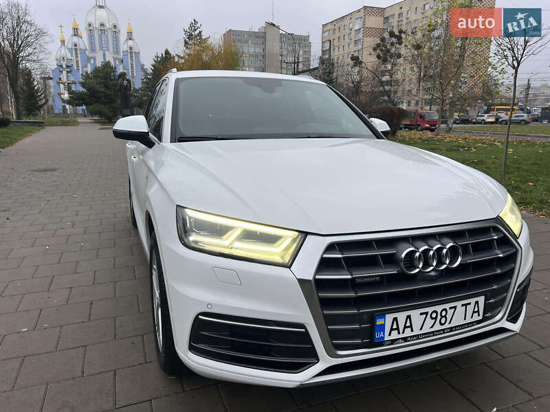 Позашляховик / Кросовер Audi Q5 2017 в Вінниці