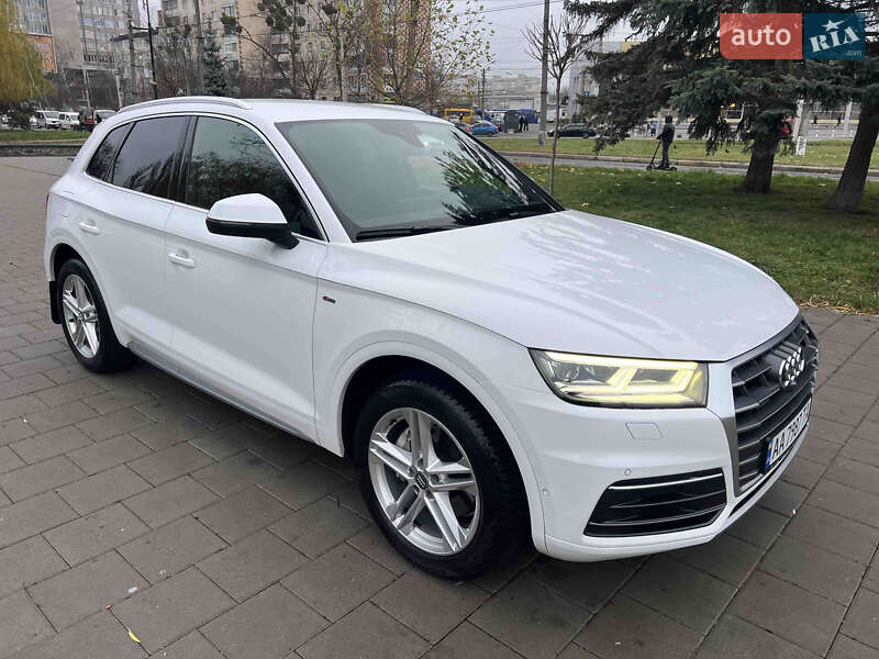 Позашляховик / Кросовер Audi Q5 2017 в Вінниці