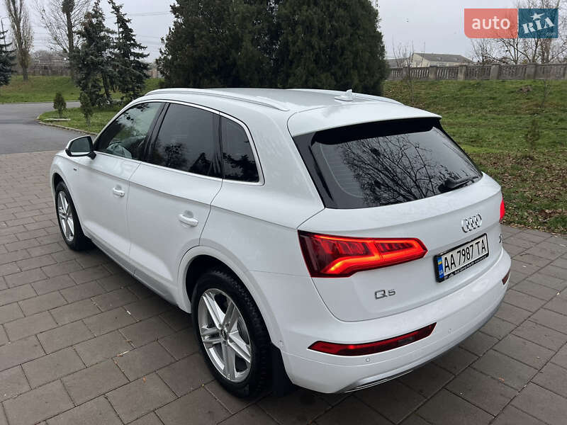 Позашляховик / Кросовер Audi Q5 2017 в Вінниці