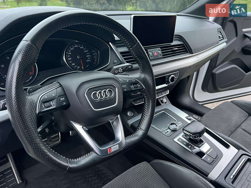 Позашляховик / Кросовер Audi Q5 2017 в Вінниці