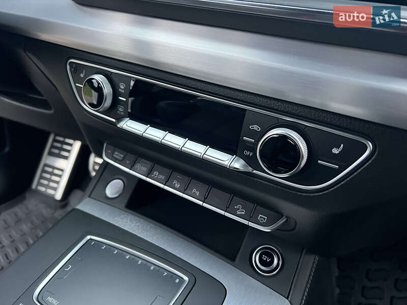 Позашляховик / Кросовер Audi Q5 2017 в Вінниці