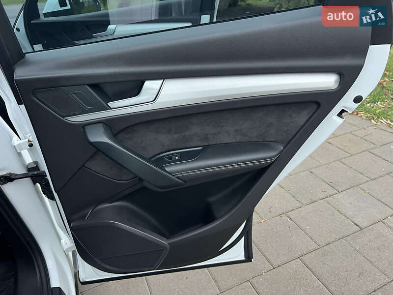 Позашляховик / Кросовер Audi Q5 2017 в Вінниці