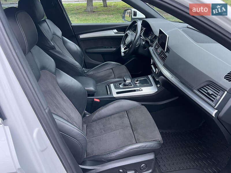 Позашляховик / Кросовер Audi Q5 2017 в Вінниці