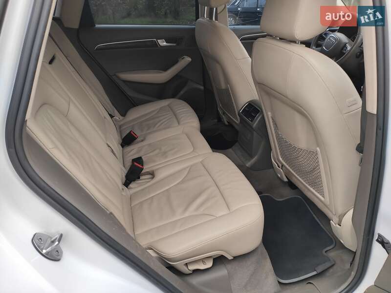 Позашляховик / Кросовер Audi Q5 2011 в Кривому Розі