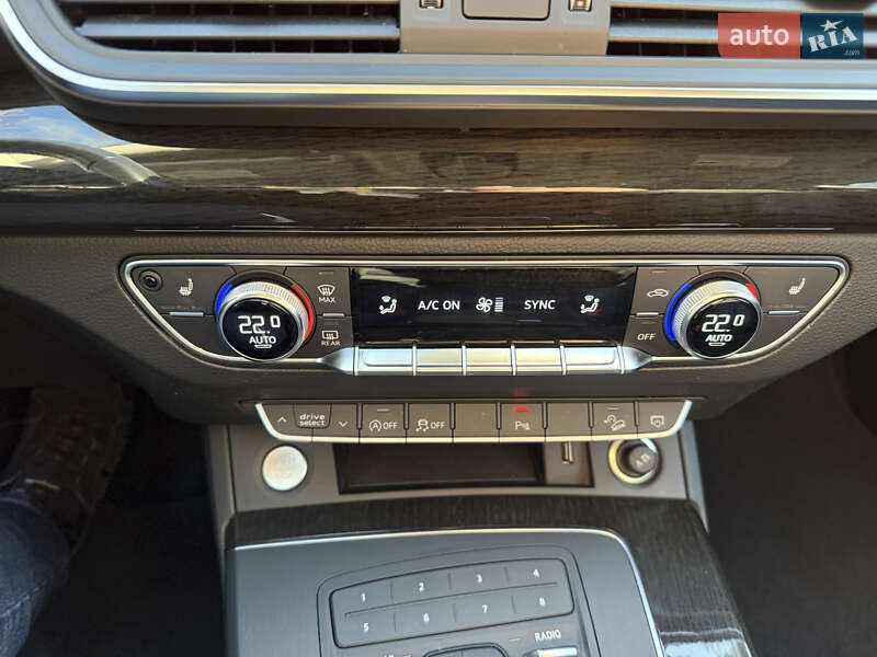 Внедорожник / Кроссовер Audi Q5 2020 в Киеве