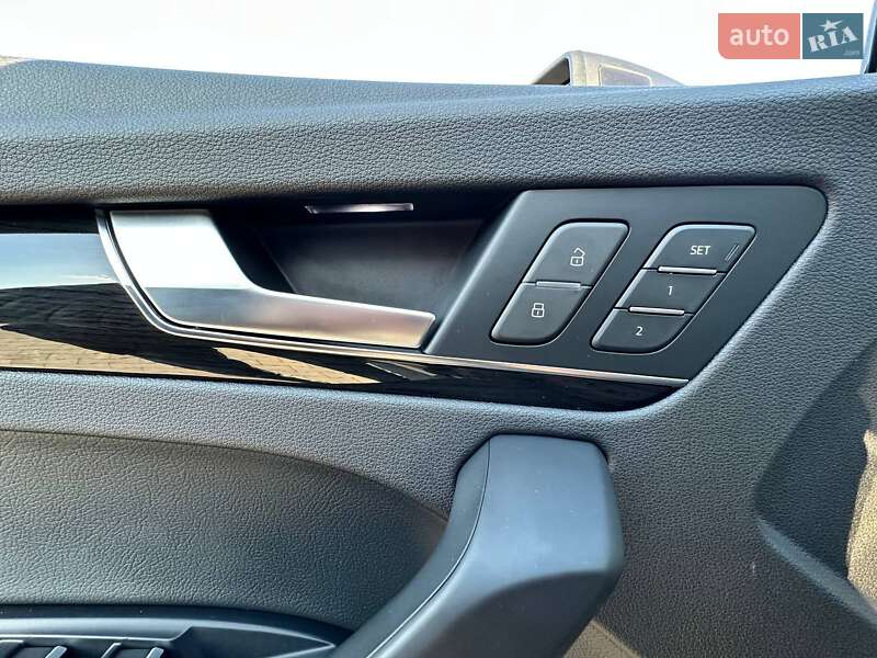 Внедорожник / Кроссовер Audi Q5 2020 в Киеве