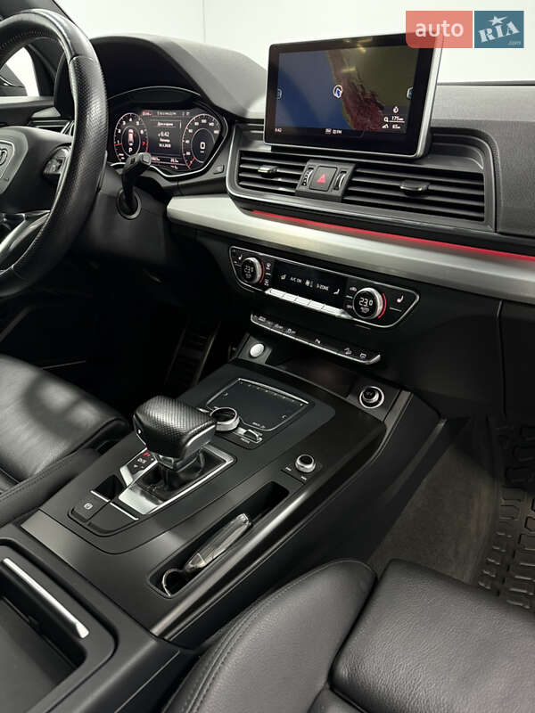 Позашляховик / Кросовер Audi Q5 2017 в Одесі